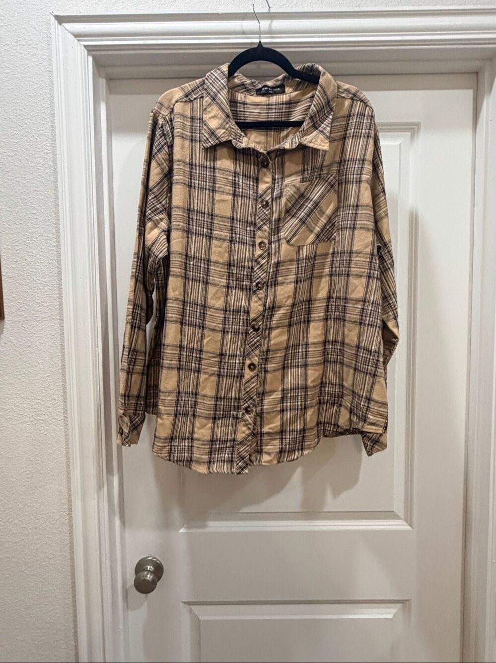 WHITE FOX Boutique Brown Plaid Oversized Long Sleeve Button Down Shirt Size L/XL